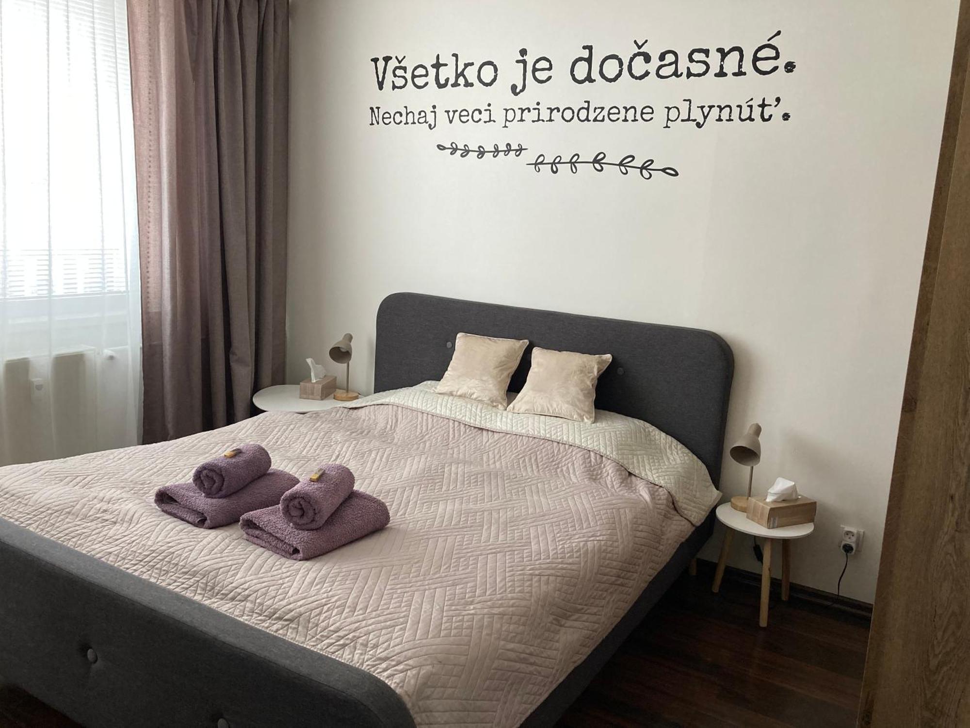 Apartman Zemplin Michalovce Exteriör bild